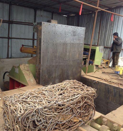 400 Ton Scrap Metal Baler Machine Hydraulic Drive 2
