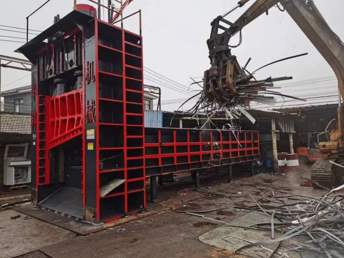 High Speed Scrap Metal Cutting Machine 2500mm With 10° Cutting Angle
