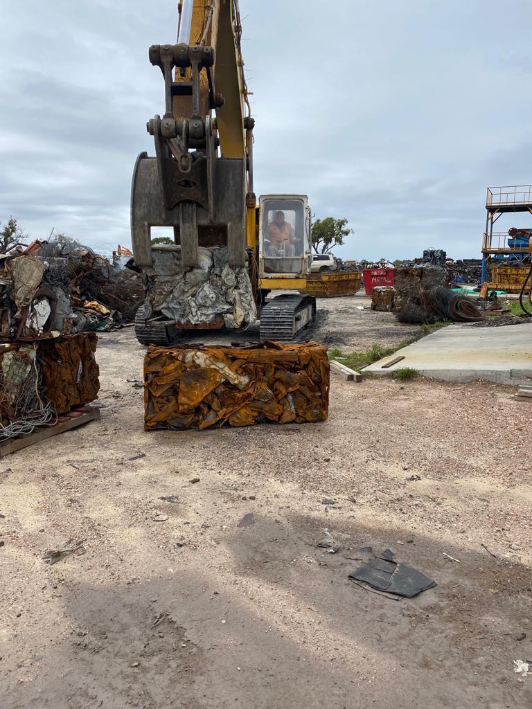 Latest company blogs about How to Select Bale Size for Easier Scrap Storage, Loading and Furnace Charging